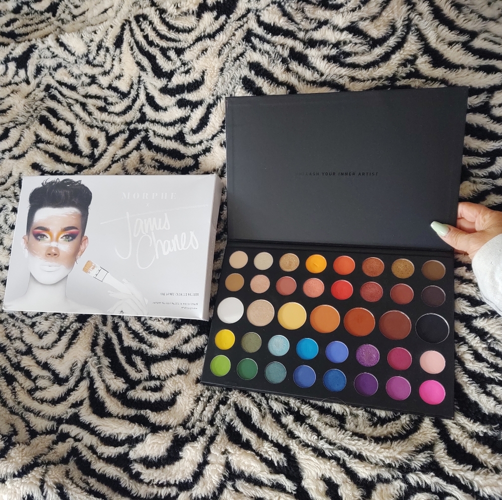 FULL SIZE JAMES CHARLES PALETTE!
